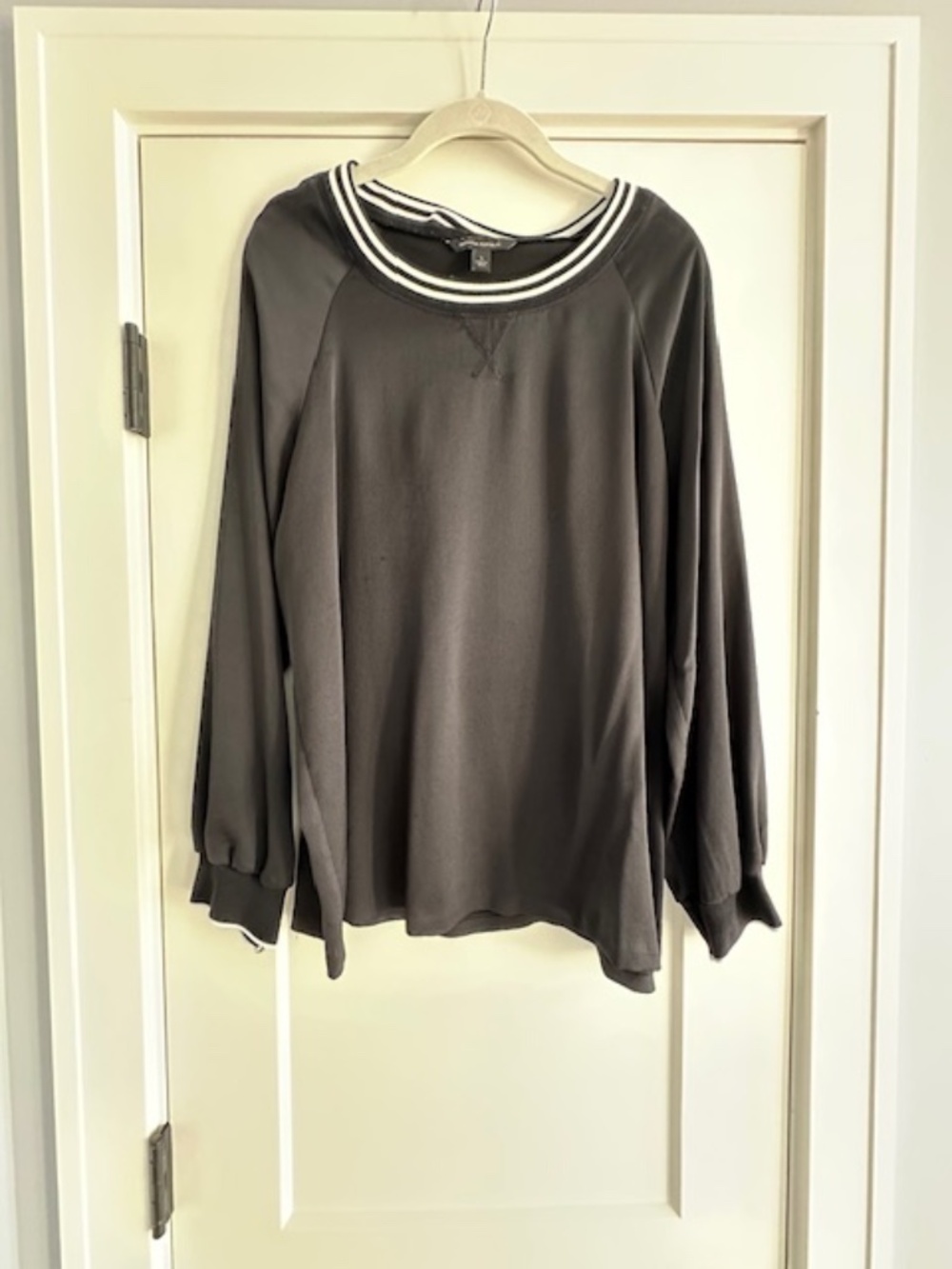 Women's Banana Republic Black & White Long Sleeve Polyester Shirt Sz L